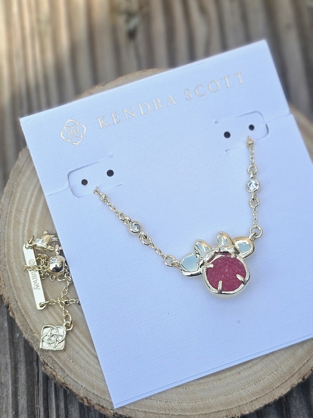 Kendra Scott x Disney Minnie Mouse Necklace In Red Drust - Picture 2 of 3